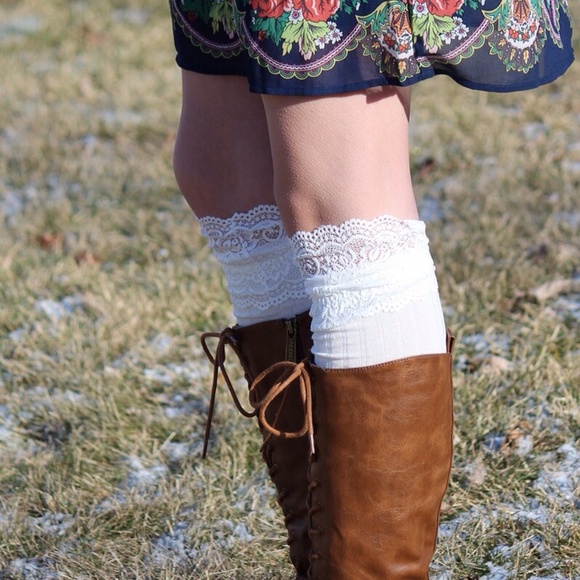 🆕 'Bella' Delicate Lace Top Boot Socks, Ivory