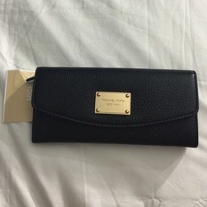 BRAND NEW Michael Kors Black Slim Leather Wallet