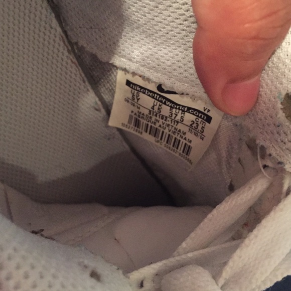 Nike - Picture 2 of 2