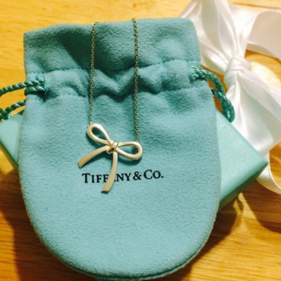 Tiffany & Co Bow pendant necklace in large - Picture 1 of 3