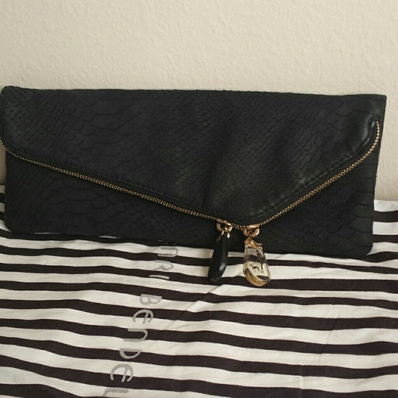 Henri Bendel Debutante Slim Clutch (black)
