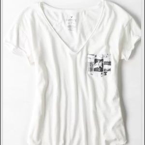 American Eagle favorite t with pocket detailing