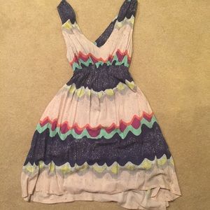Quicksilver Chevron Dress. NWOT. Flirty open back.