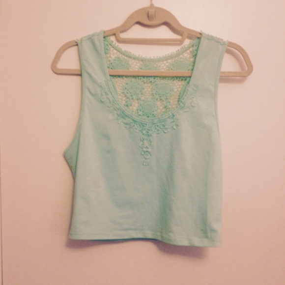 Cropped Tank with designed back