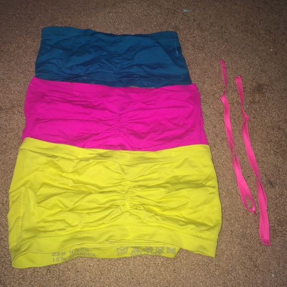 3 optional strapless bandeaus