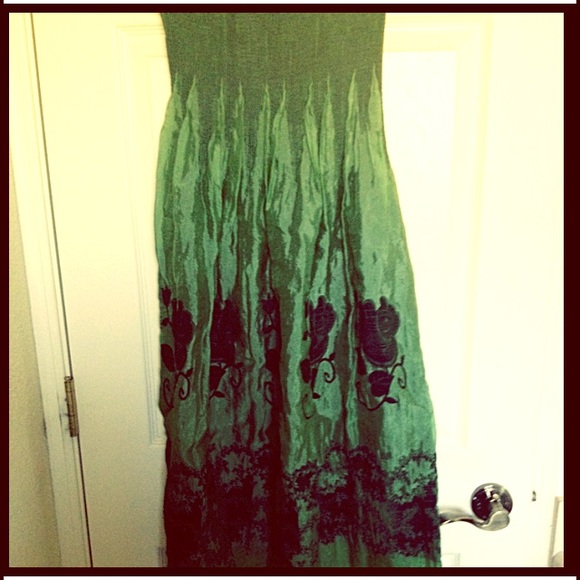 Shiny emerald green floral skirt