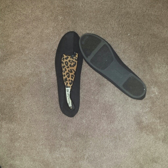Flat shoe