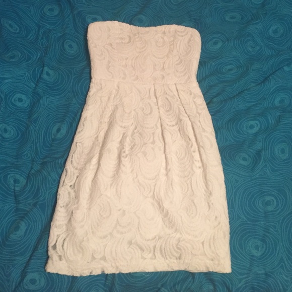 White/Cream Lace Strapless Dress