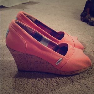Toms Coral Wedges