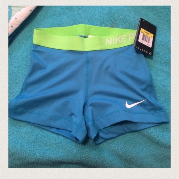 Nike pro