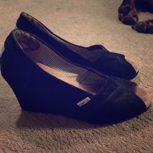 TOMS Black corduroy Wedges
