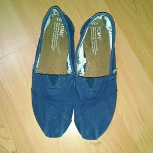 Navy blue TOMS