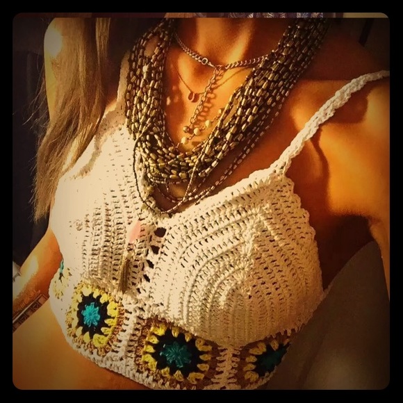 Apricot top.