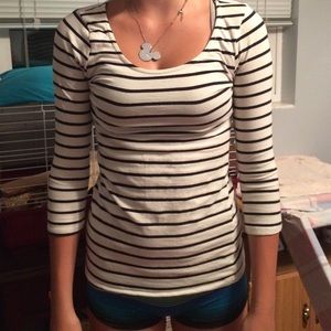 Black and white striped T-shirt w/ quarter sleeves