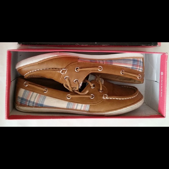 Women's Boat Shoes Sz 9.5 Camel Color w/ Plaid