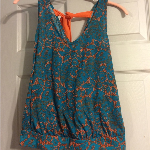 Orange and blue top - Picture 1 of 1