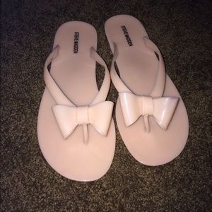 Steve Madden pink jelly bow flip flops