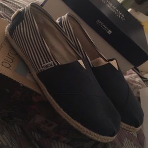 Brand new toms size 11 women