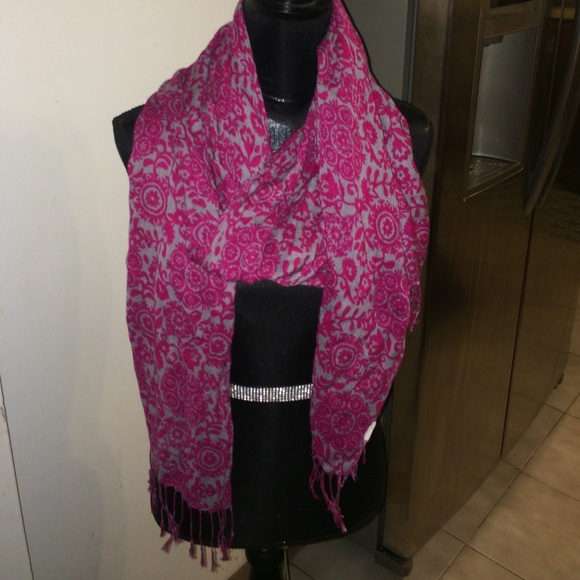 Patterned Fringe Scarf