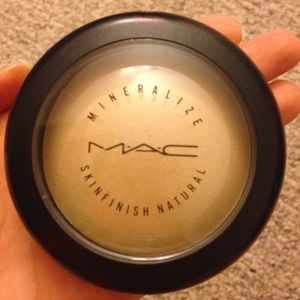MAC Mineralize Skinfinish Natural