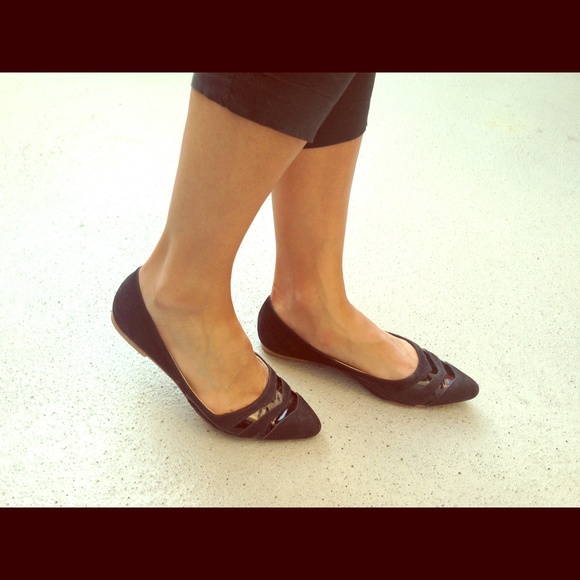 Black genuine leather pointed flats