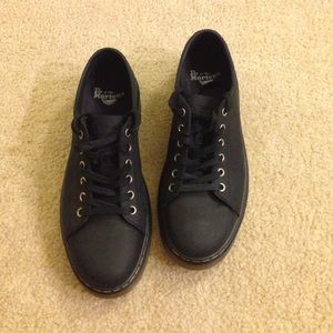 Men Dr Marten classic 6 eye black shoe