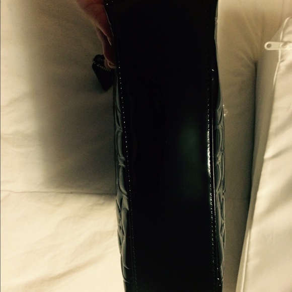 💯AUTHENTIC COACH PATENT LEATHER BAG (SMALL) - Picture 4 of 4