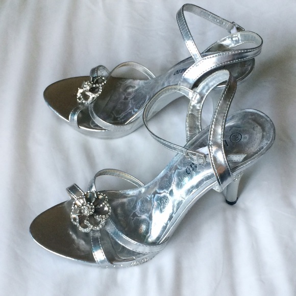 Silver High Heels - Picture 1 of 3