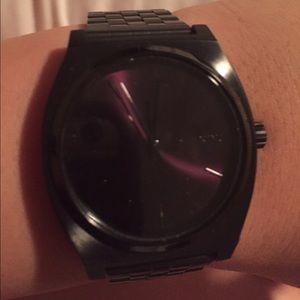 Black Nixon time teller