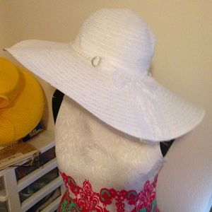 White Pearls Ribbons Kentucky Derby Wide Brim Hat