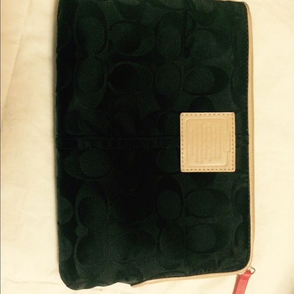 💯 AUTHENTIC COACH mAkeup bag