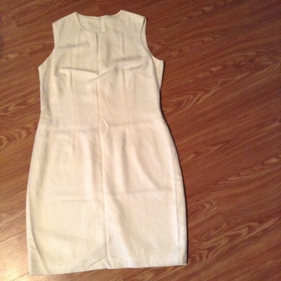Fabulous white dress for the office