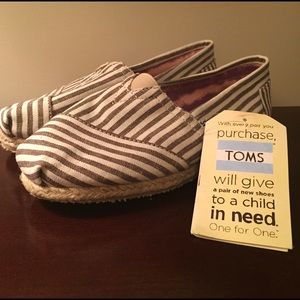 Striped TOMS---NEVER USED