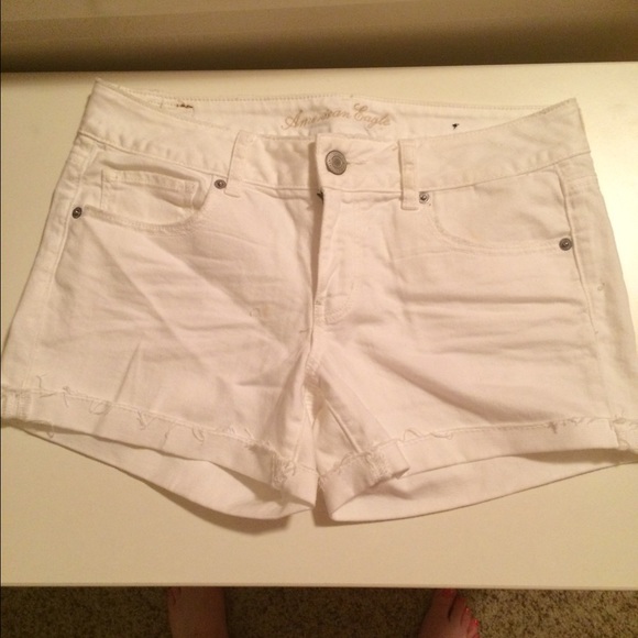 American Eagle Midi White Shorts