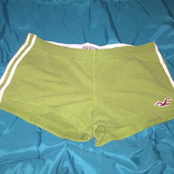 Hollister Size Med Green cotton shorts