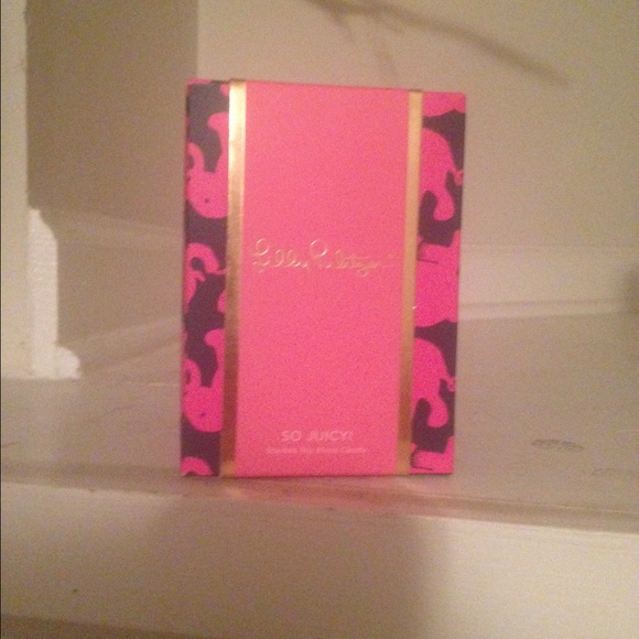 💗NEW LILLY PULITZER CANDLE💙