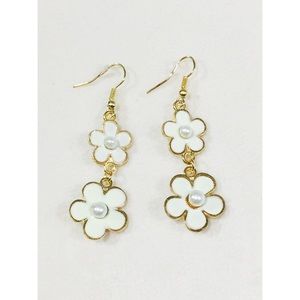 🆕 Floral Pearl Earrings