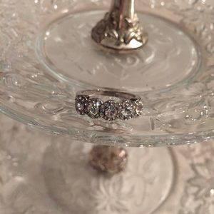 Swarovski crystal silver ring 💜