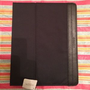 🎀New black coach iPad case💕