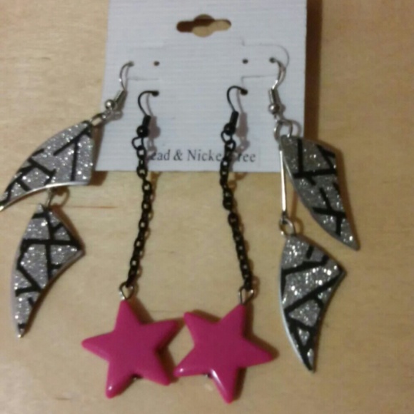 2 pairs of cute earrings - Picture 1 of 3