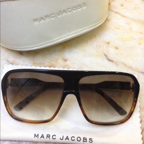 βπ²OLDββ¨πβ€οΈ MARC JACOBS SUNGLASSES π - Picture 2 of 4
