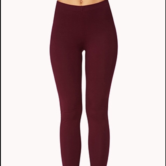 Burgundy tights  👍🏼💘