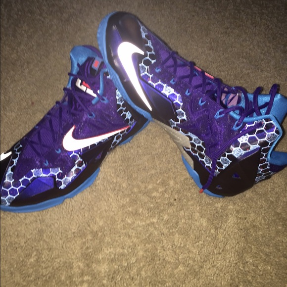 NEW NIKE LEBRON 11s size 12 purple/blue - Picture 2 of 4