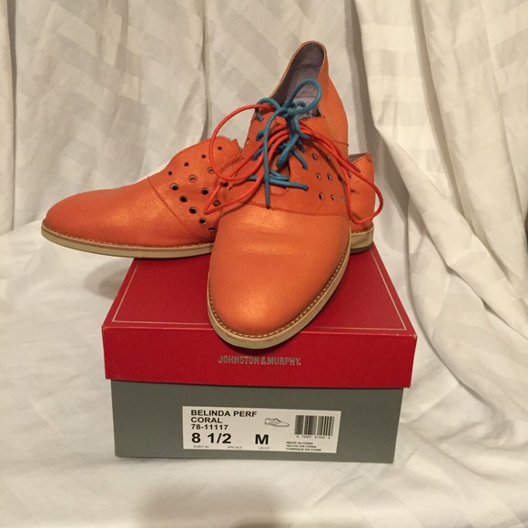 Johnston & Murphy Coral Perforated Oxfords