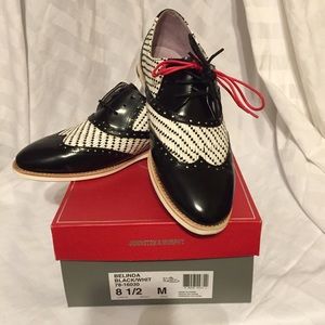 Black & White Johnston & Murphy Oxfords