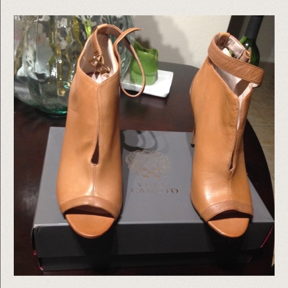 Authentic Vince Camuto Kalisi