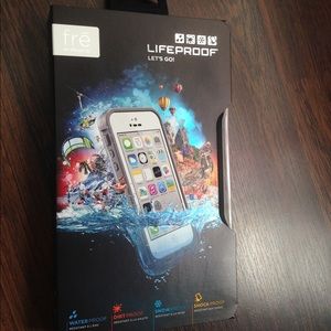 White Fre Lifeproof case 5c