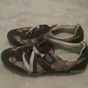 EUC coach Juli shoes size 9