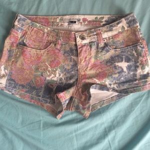 Shorts. Size 3.