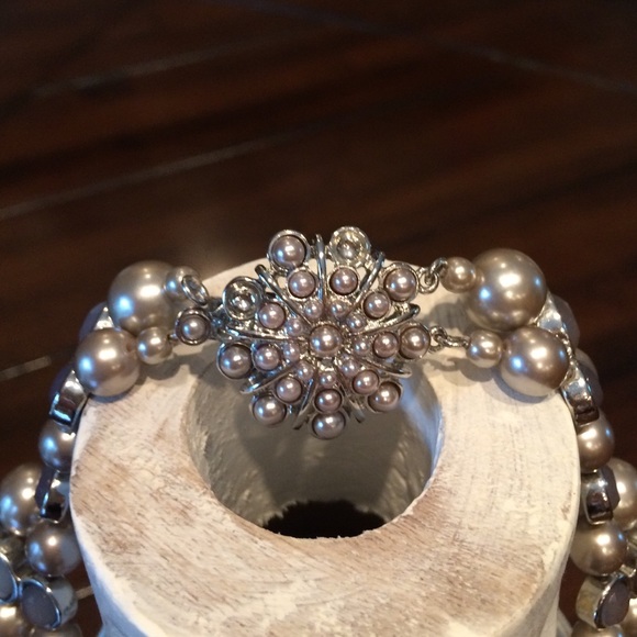 Banana republic Necklace - Picture 2 of 2